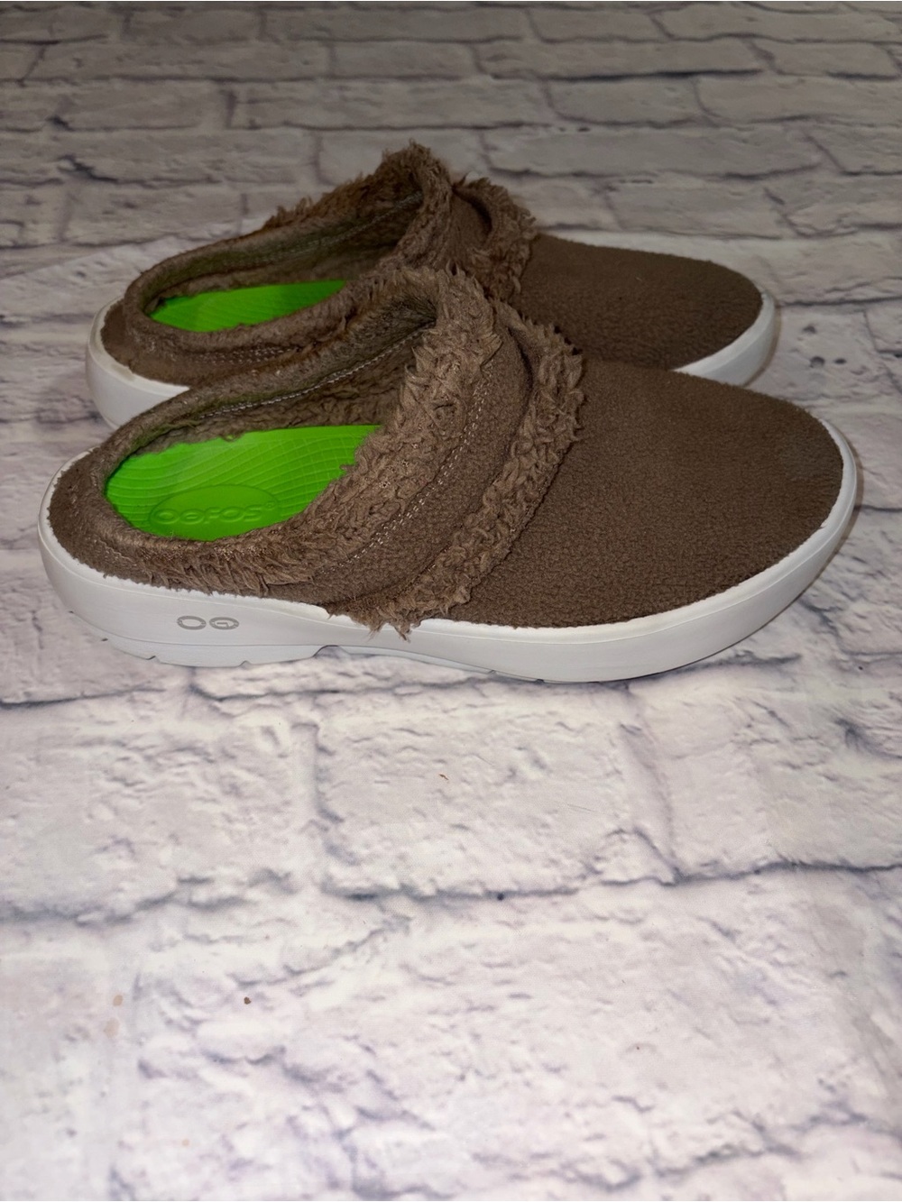 OOFOS Oocoozie Mule. Size 9. Chocolate Brown